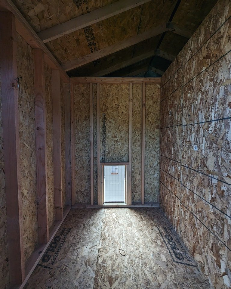 Dog Run & Kennel